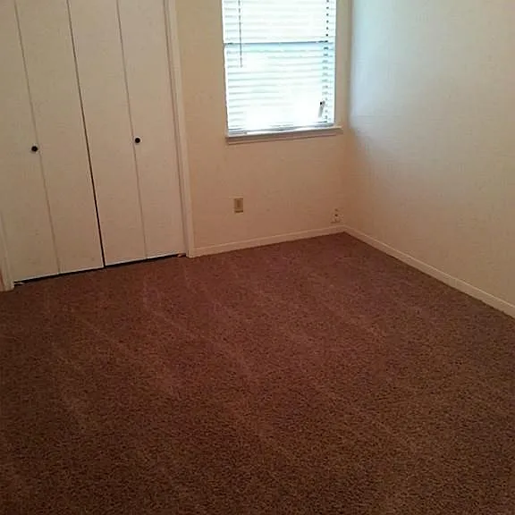 1907 Liberty Point Ln — Photo 24