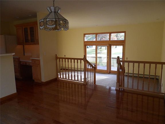 4th image of 18681 Hickory Dr