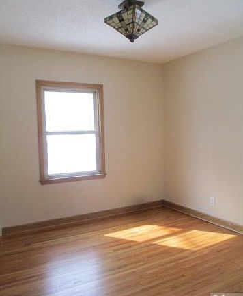 2nd image of 1157 Magnolia Ave E