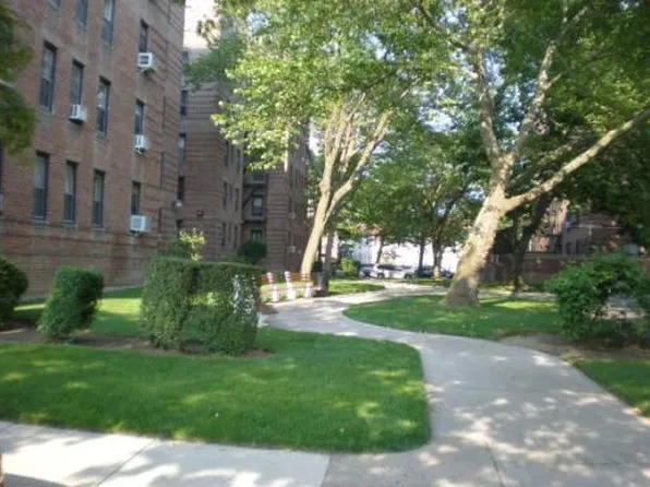 2251 Knapp Street image 1 of 1