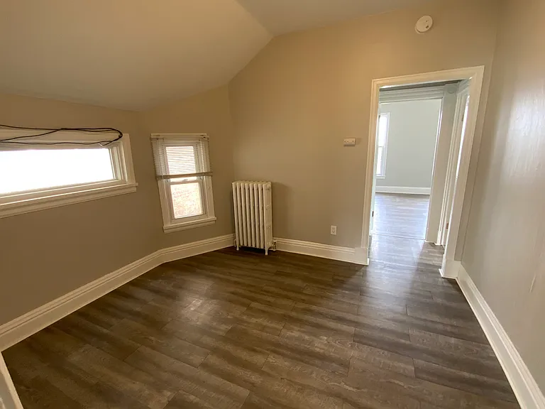 2 bed, 1.0 bath, $1,080 — Photo 11