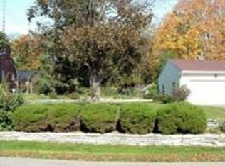 2210 Pembroke Rd, Lansing, MI 48906