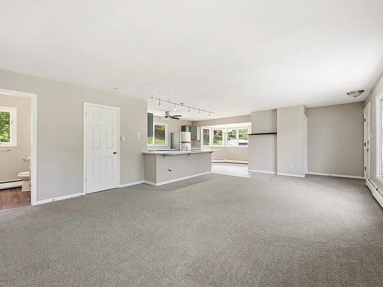 836 Sleepy Hollow Dr #A — Photo 16
