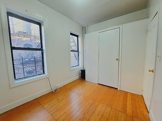 5th image of 24 Saint Nicholas Pl #D3