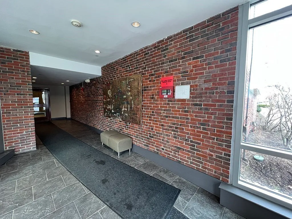 2 bed, 2.0 bath, 967 sqft, $3,200 — Photo 4