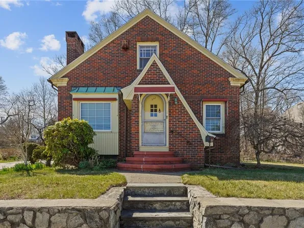 252 George Waterman Rd, Johnston, RI 02919