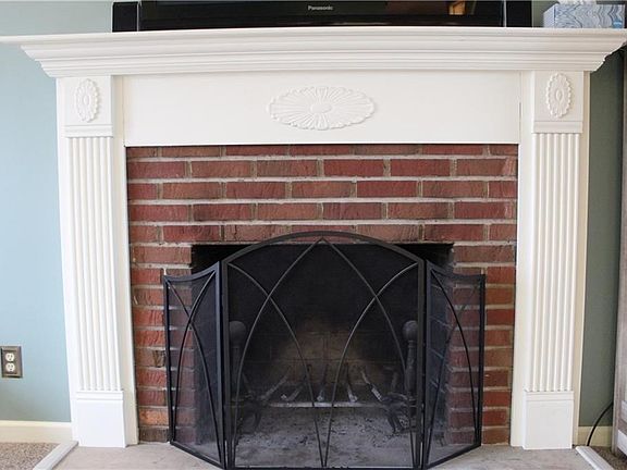 4th image of 7739 Whiffletree Ln