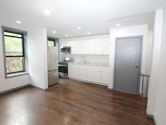 2nd image of 575 Mac Donough St #2