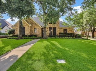 810 Turnberry Dr, Mansfield, TX 76063