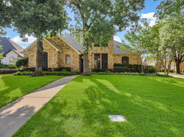 810 Turnberry Dr, Mansfield, TX 76063