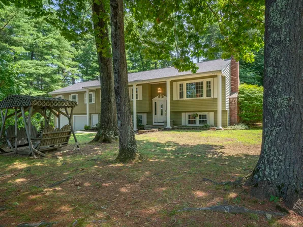 8 Hampshire Lane, Londonderry, NH 03058