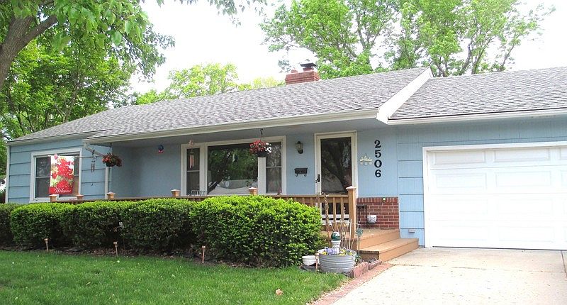 Appealing Entry : Double Drive and large front porch/Deck