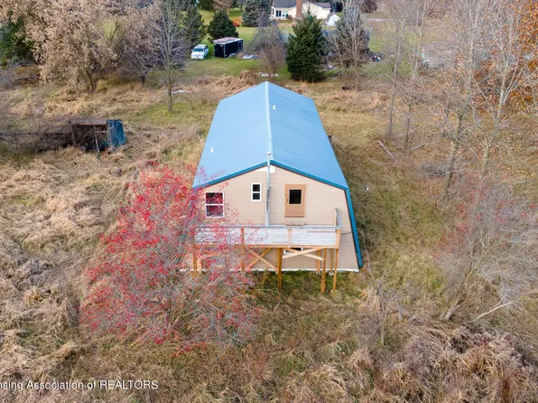 10418 Babcock Rd, Bath, MI 48808