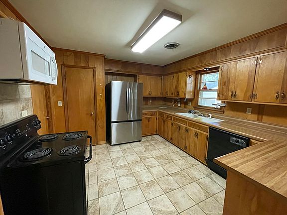 5th image of 417 Walmark Dr