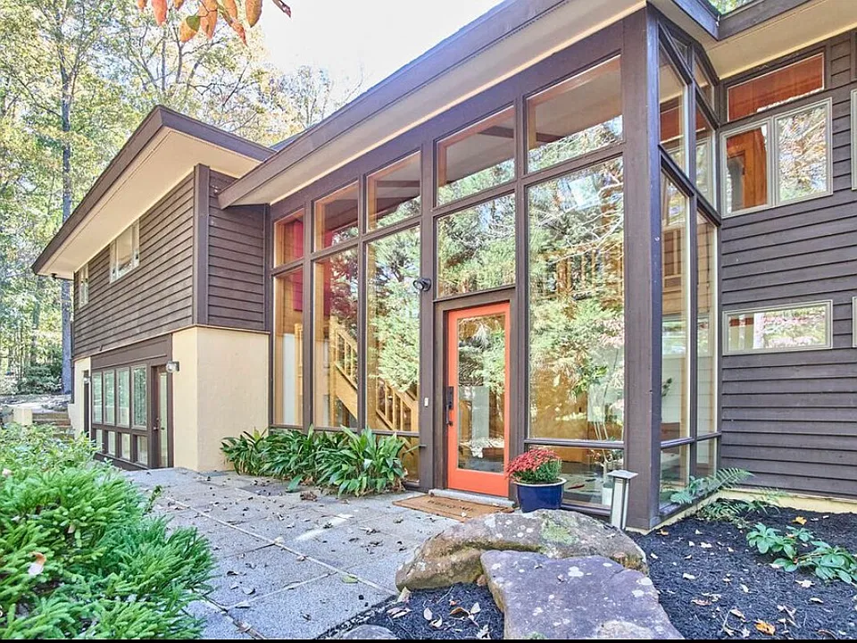 113 Rhododendron Dr