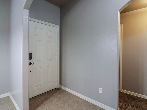 4th image of 15022 S Justin Ave