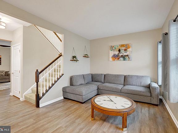 3rd image of 29 Bee Tree Cir