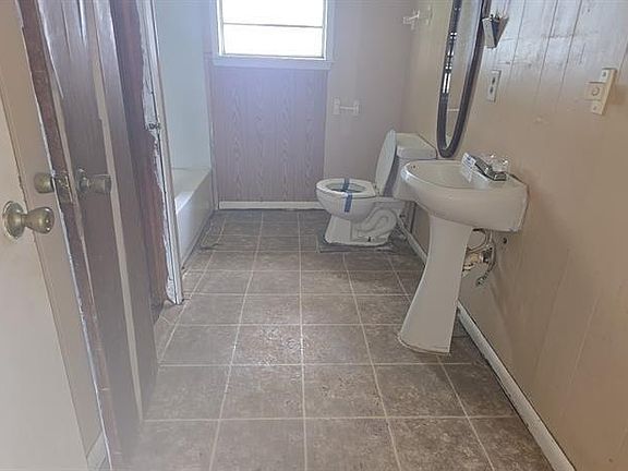 5th image of 399 Voorhies Ln