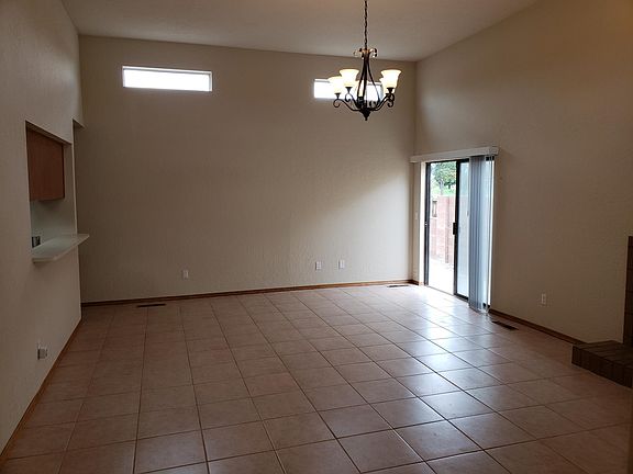 3rd image of 5713 Elmwood Dr NE