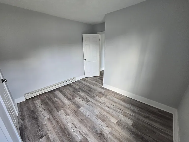 117 Spring St #B — Photo 10
