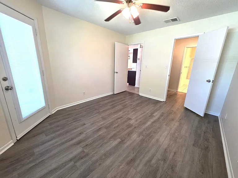 302 Saint Andrews #103 — Photo 12