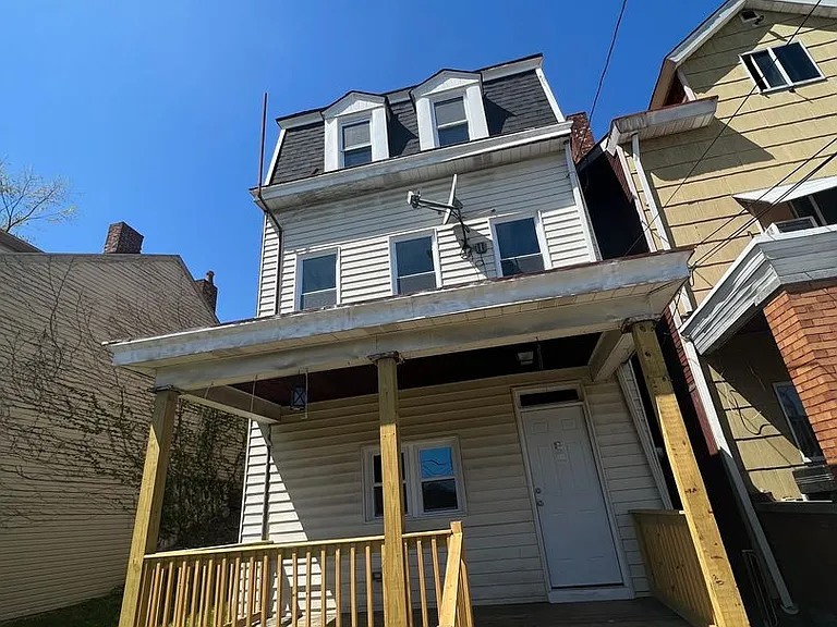 1328 Diana St — Photo 1