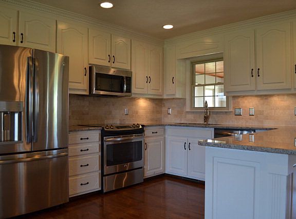 5th image of 424 Pleasant Gap Dr