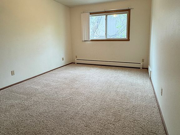 4th image of 910 8th St S #5