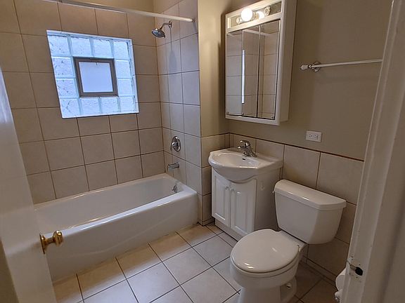 4th image of 2433 W Leland Ave #1