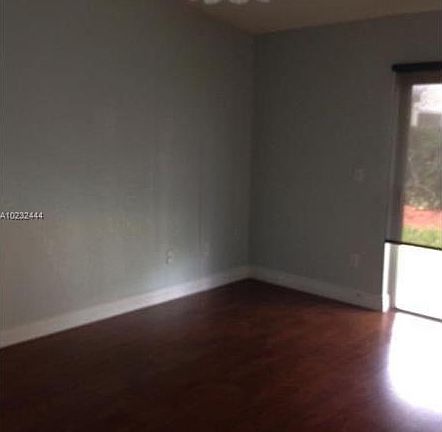 3rd image of 502 SE 21st Dr