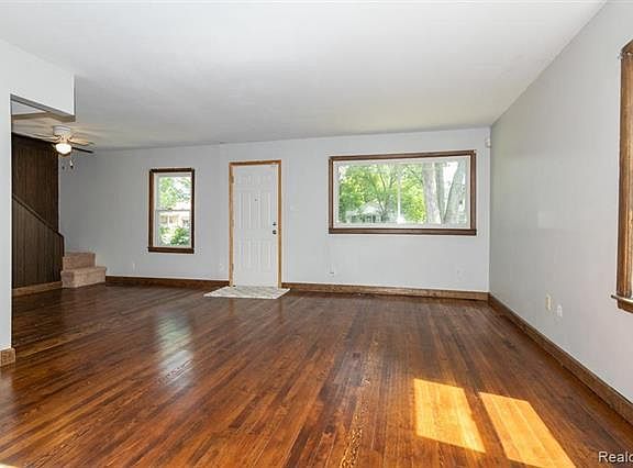 4th image of 6155 Highview St