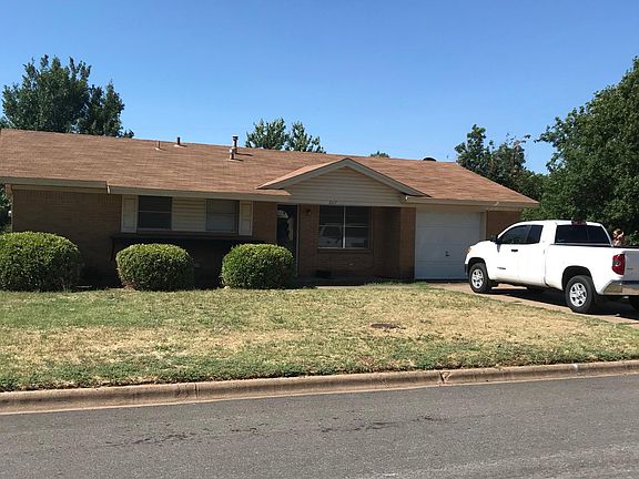 4th image of 607 W Rebecca Ave