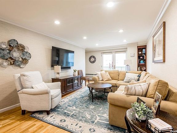 3rd image of 260 W Broadway 4 F