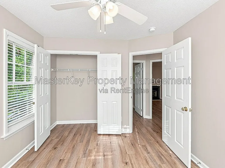 201 Harvester Dr — Photo 22