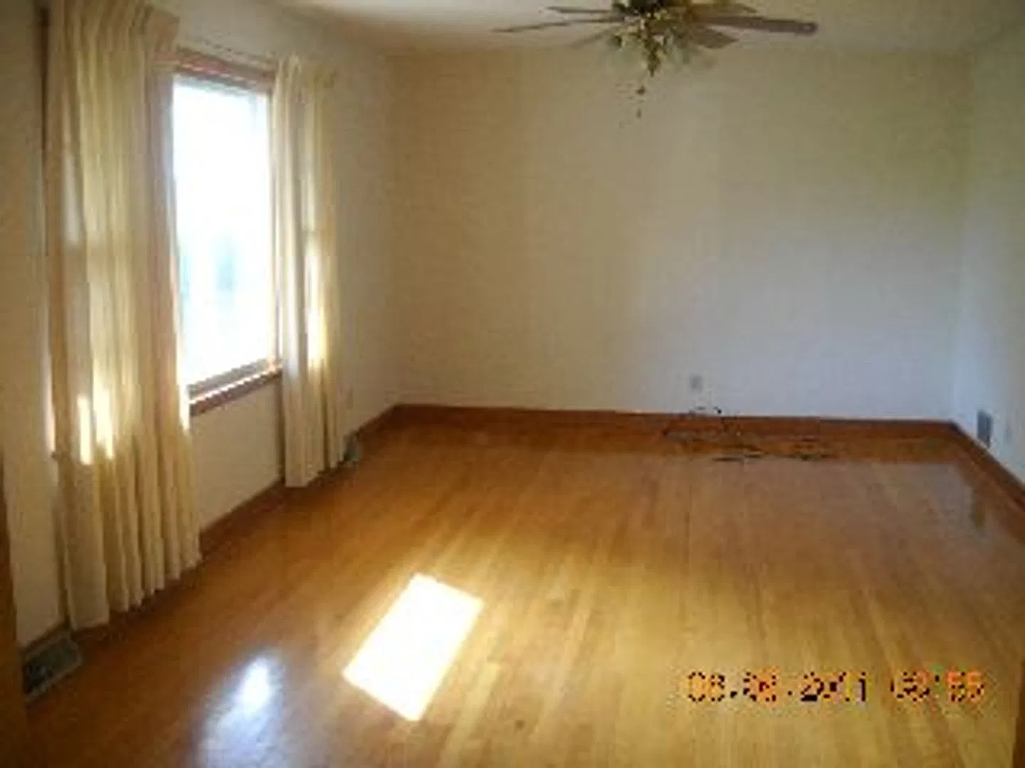 One Level House with Unfinished Basement — Photo 3
