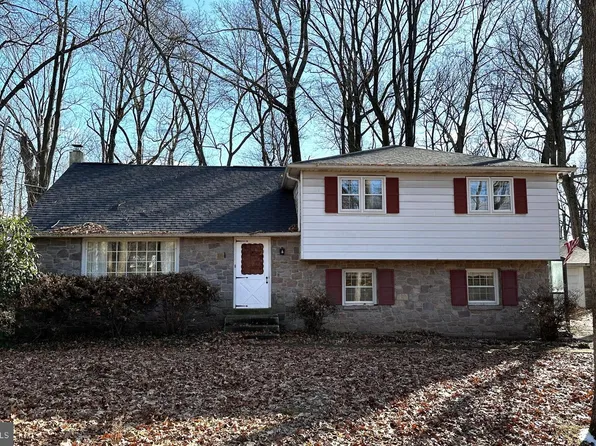 1111 Sandy Ridge Rd, Doylestown, PA 18901