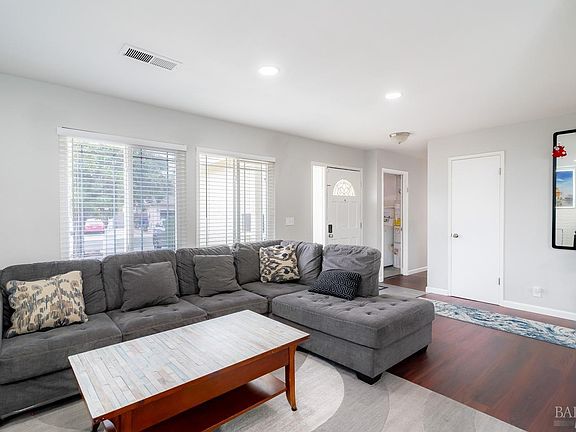 4th image of 139 Fuchsia Court