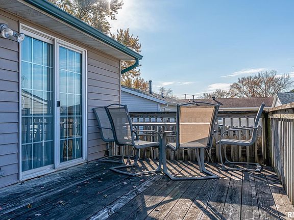 4th image of 1312 Emerald Dr