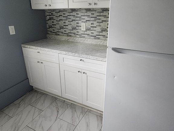 3rd image of 1021 Glendale Pl