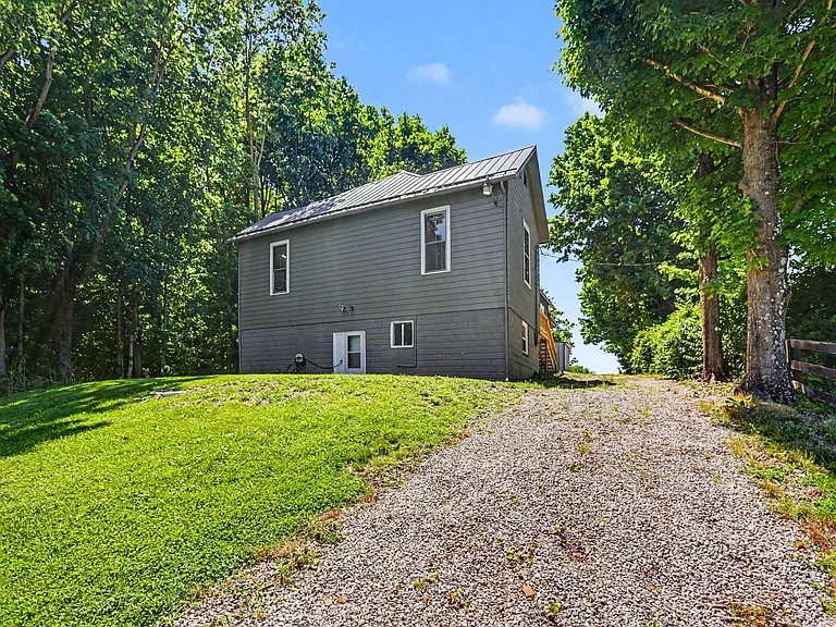 9030 Columbus Rd — Photo 31