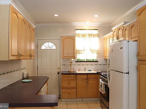 5th image of 2710 E Allegheny Ave