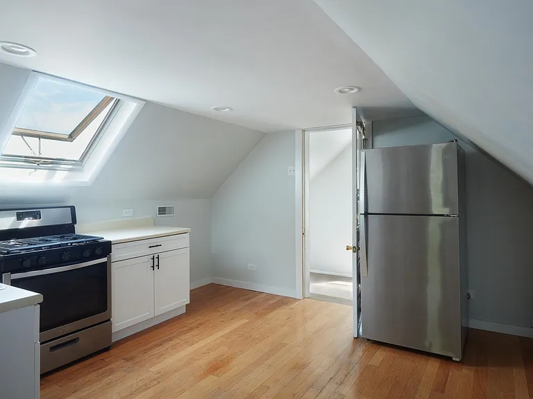 5131 W Grace St #3 — Photo 3