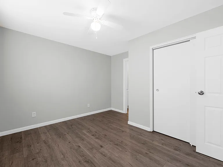Garden Heights Apartments — Photo 23