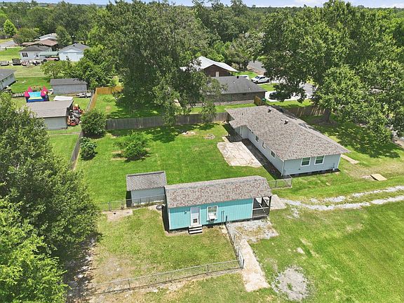 2nd image of 713 Topsy Rd