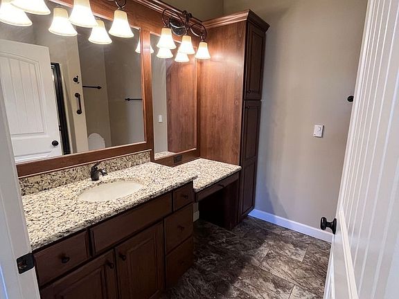 5th image of 315-317 Pebblestone Ln #315