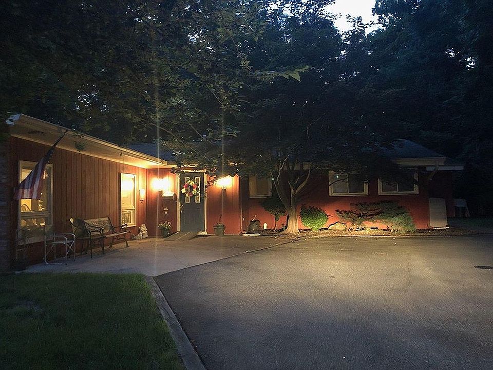 1st image of 39 Lincoln Ave