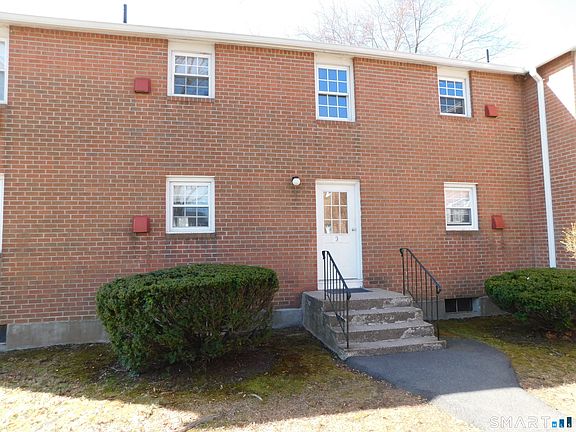 3rd image of 2 Brickyard Road #3C