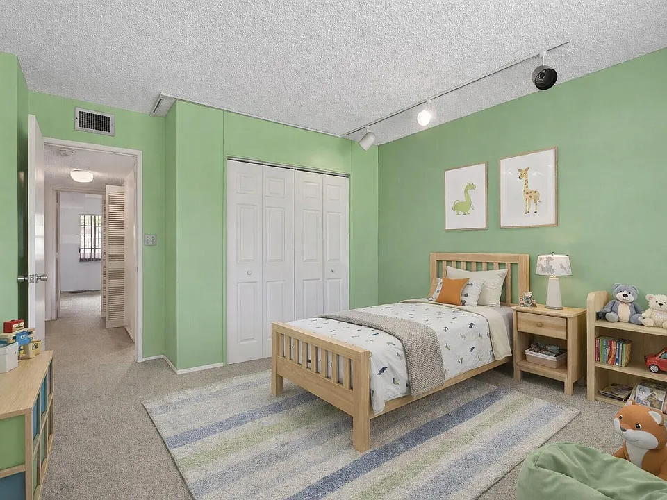 800 Cypress Blvd #204A