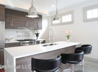 9 Buttles Ave APT 301, Columbus, OH 43215