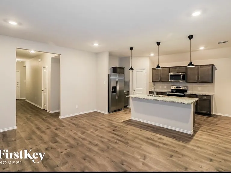 2339 French St — Photo 9